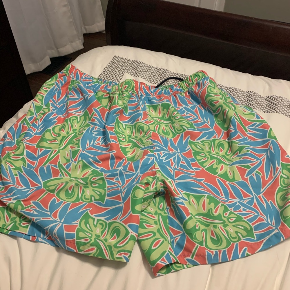 Vineyard Vine Men’s Swim Trunks